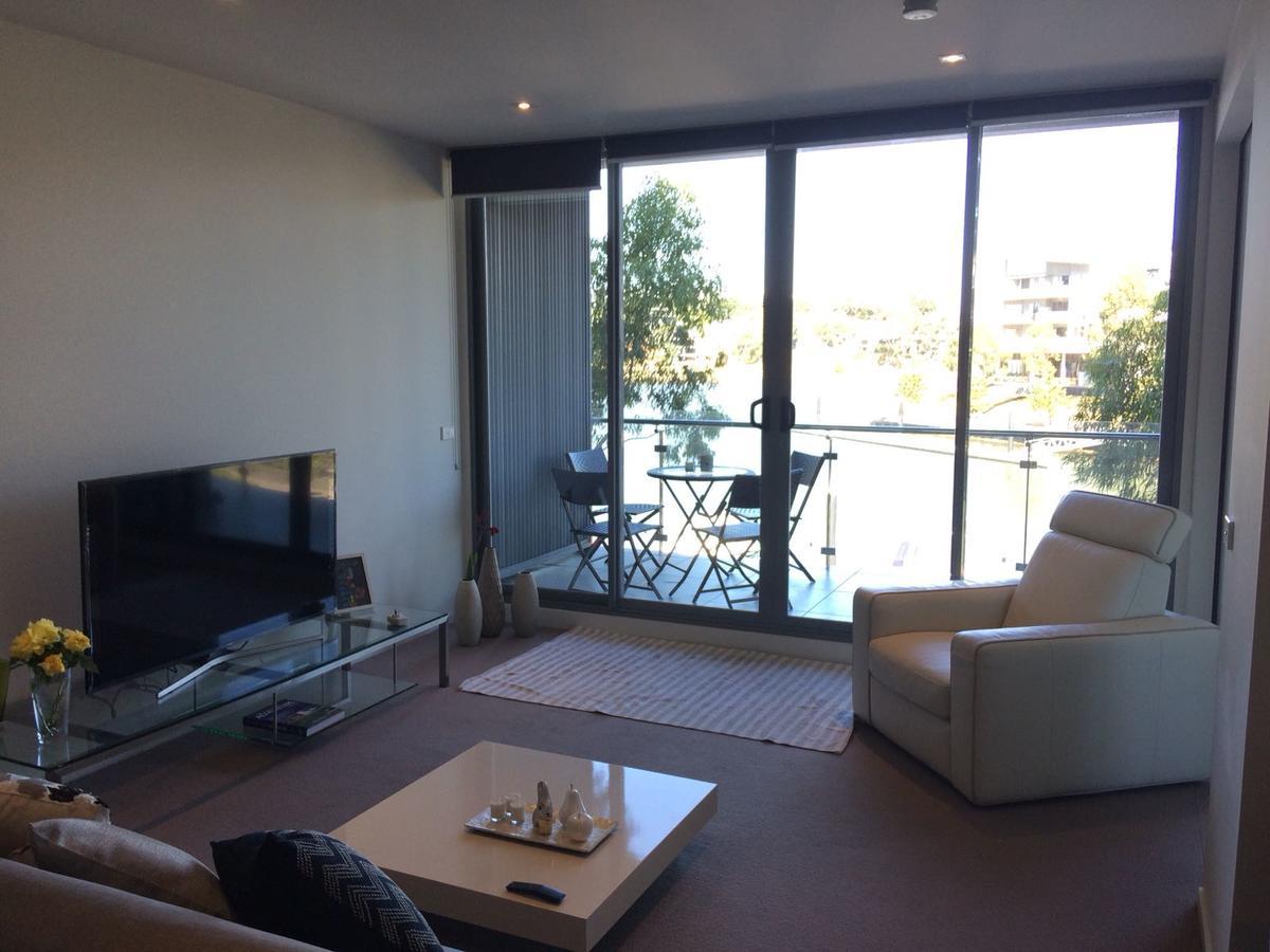 Marina View Apartment On The Maribyrnong River, Melbourne Exterior foto